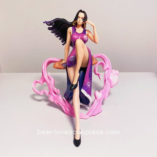 20cm Sitting Boa Hancock Figure – anime figure product photo 2 | Moodixa™