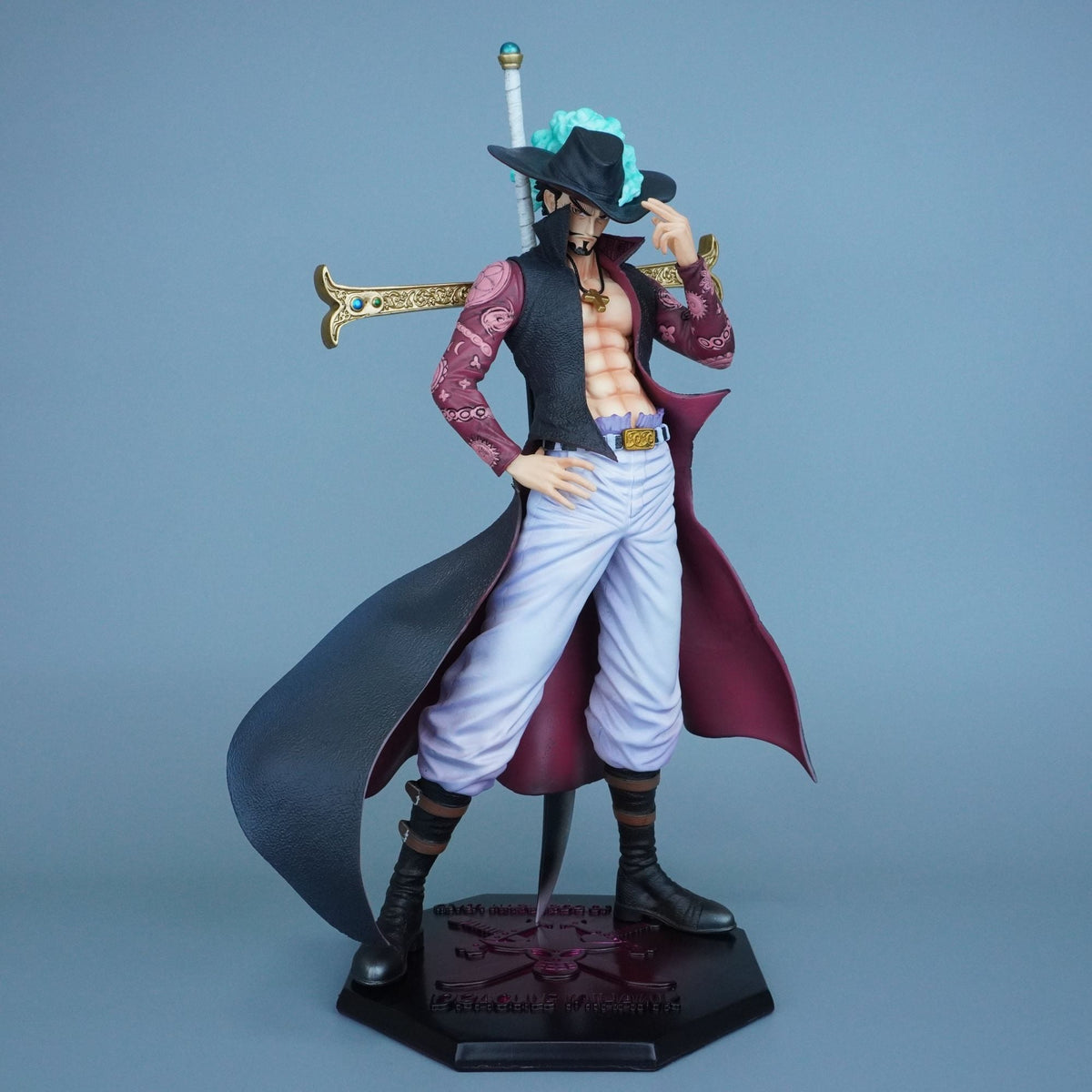30cm Hawk Eyes Dracule Mihawk Figure – anime figure product photo 3 | Moodixa™