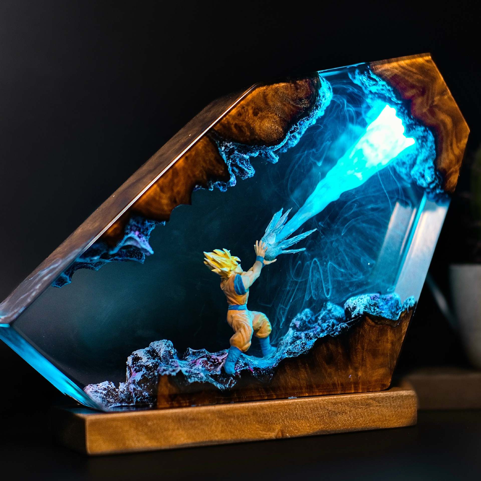 Super Saiyan Goku Resin LED Lamp – Dragon Ball Anime Light Decor ⚡