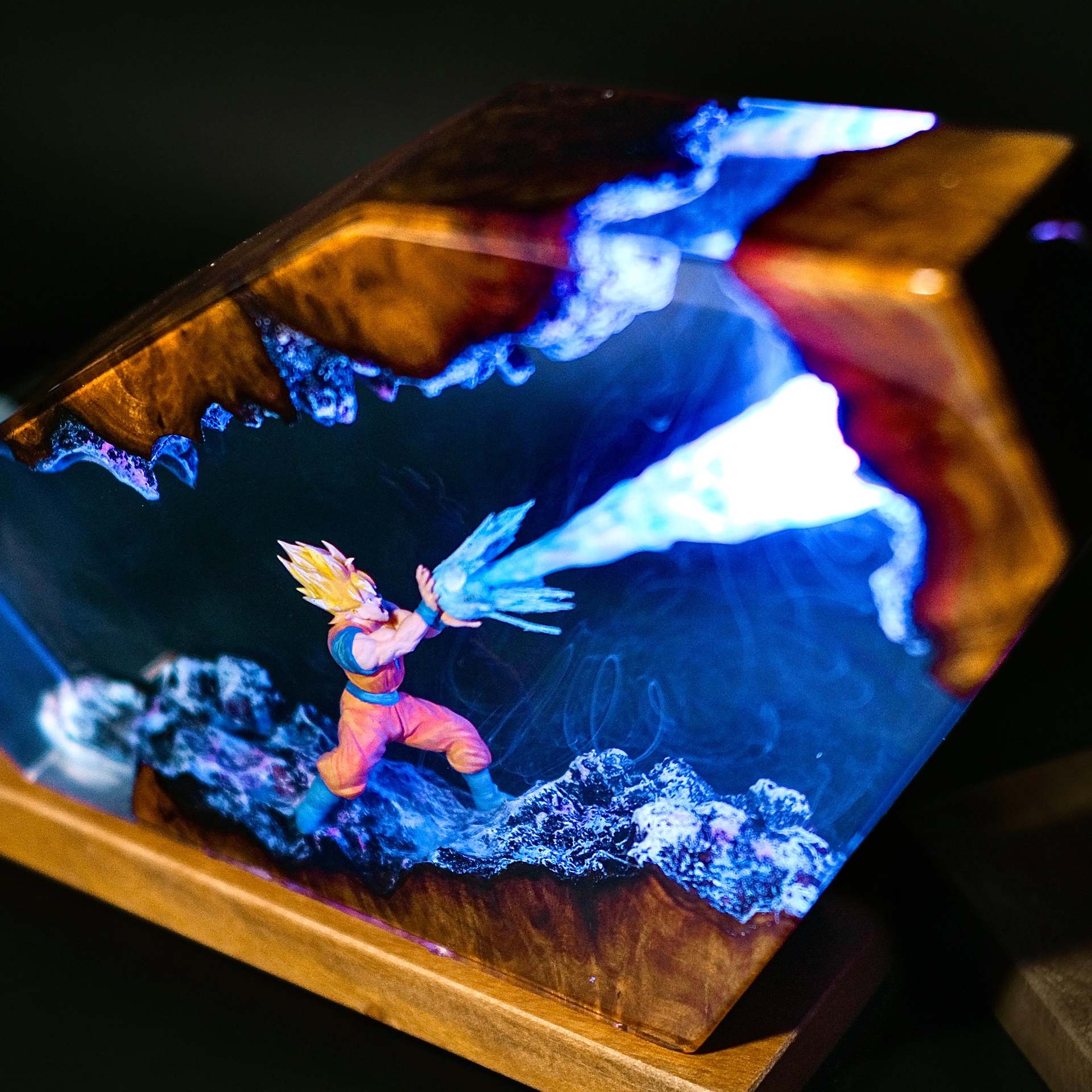 Super Saiyan Goku Resin LED Lamp – Dragon Ball Anime Light Decor ⚡